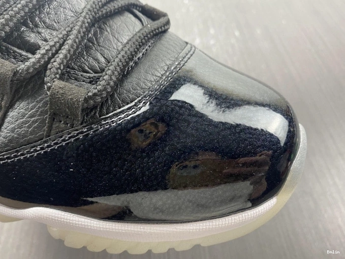 Bmlin Shoes AV2187-001 Air 72-10 Low Jordan 11 Retro 0709